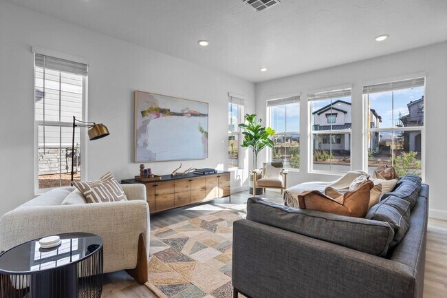 Building Photo - Lagoon Living! 3 Bedroom Townhome with Res...