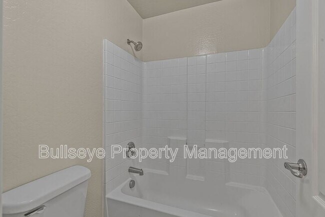 Building Photo - 1712 S Martingale Rd