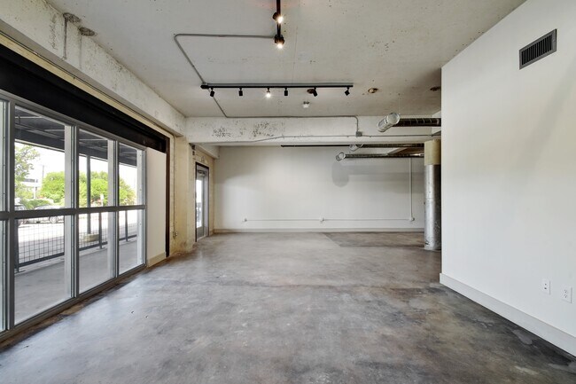 Building Photo - 215 Coca-Cola Pl