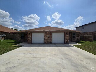Building Photo - 2500 Westcliff Rd