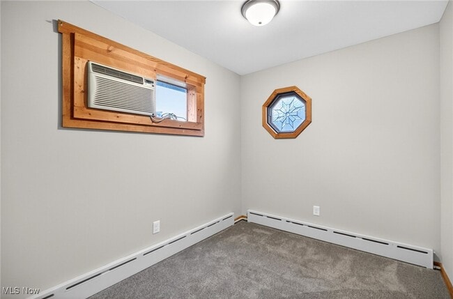 Building Photo - 3863 Wiltshire Rd