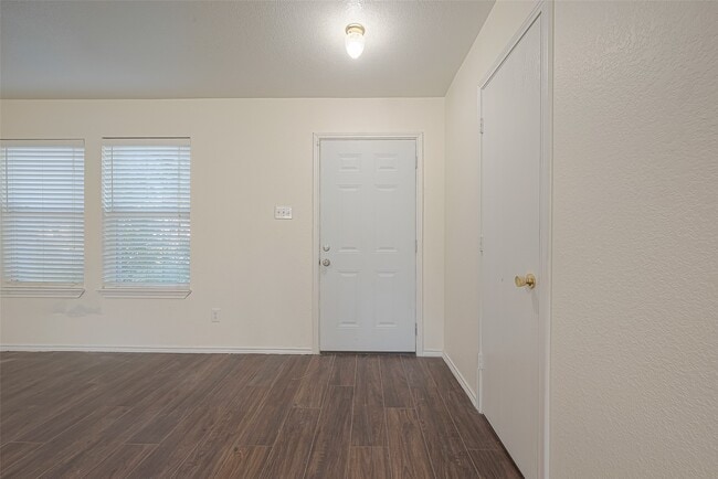 Building Photo - 19839 Rustic Lake Ln