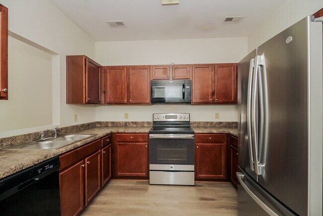 Building Photo - 25 Oakbrook Dr