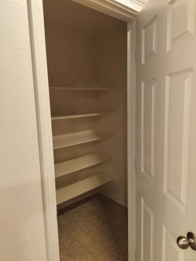 Building Photo - 1415 Chelsey Cir