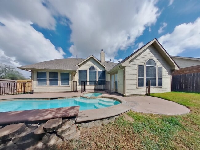 Building Photo - 2311 Daneswood Ct