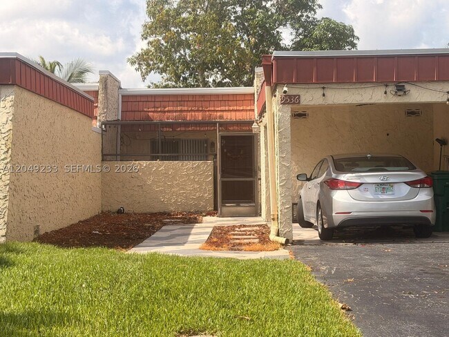 Building Photo - 9536 Oakburst Ln