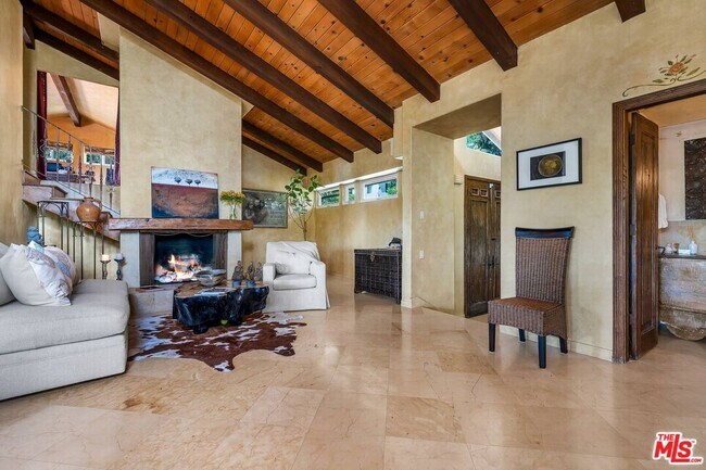 Building Photo - 4557 Saltillo St