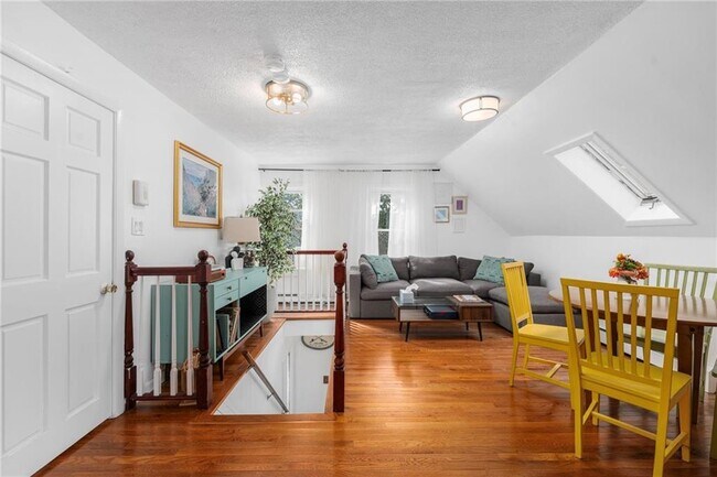 Building Photo - 183 Wood St