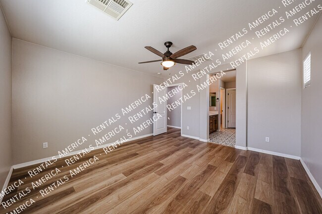 Building Photo - 7223 N 73rd Dr