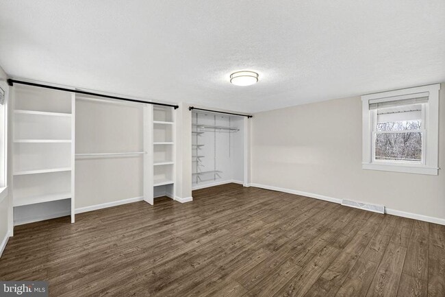 Building Photo - 239 McDonald Rd