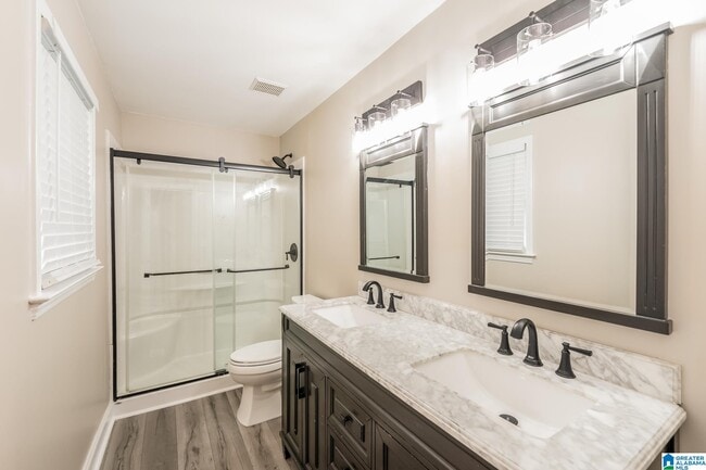 Building Photo - 305 Russet Cove Cir