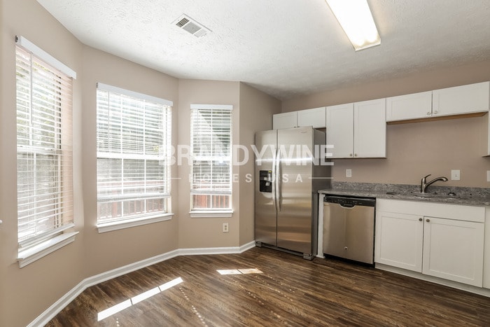 Building Photo - 329 Mill Glen Ct