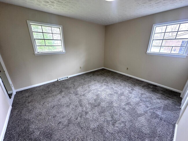 Building Photo - 3 Bedrooms, 2 Bathroom - House in North Rome!