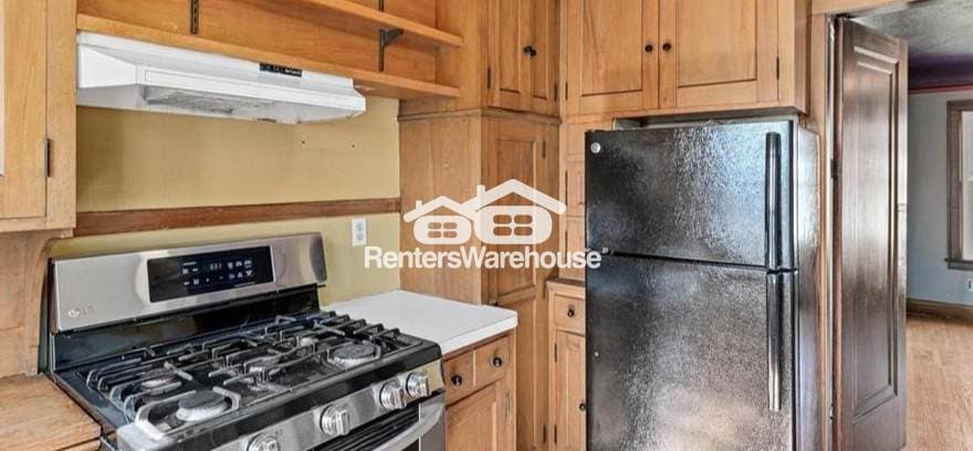 Building Photo - 2925 Sunset Blvd