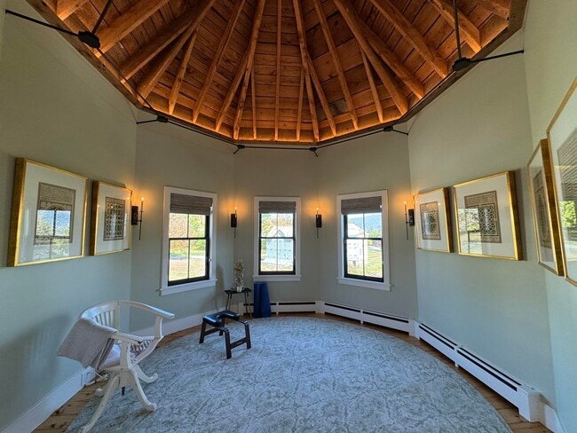 Building Photo - 57 Taconic Rd