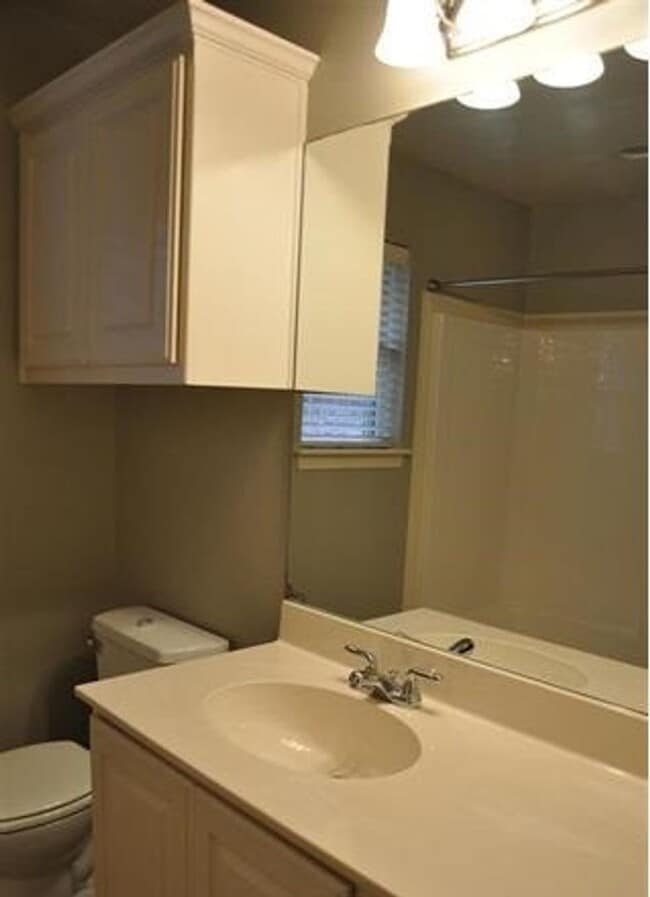 Building Photo - Coming Soon: 3 bedroom 2 bath in South Tyl...