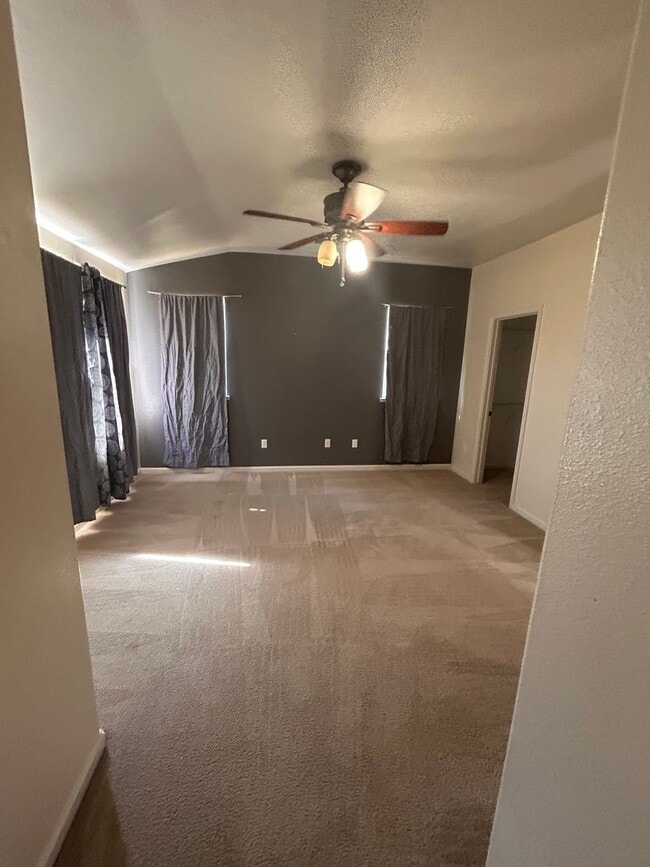 Building Photo - Open and spacious in Lemoore