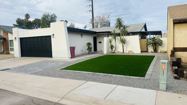 Building Photo - 2638 N 87th Ter