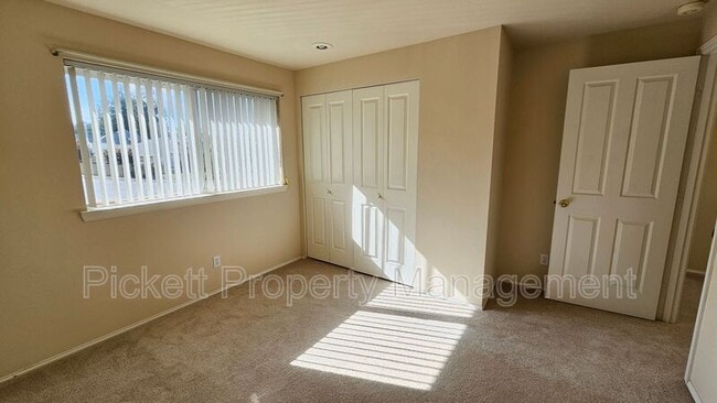 Building Photo - 6453 Grand Pine Loop NE