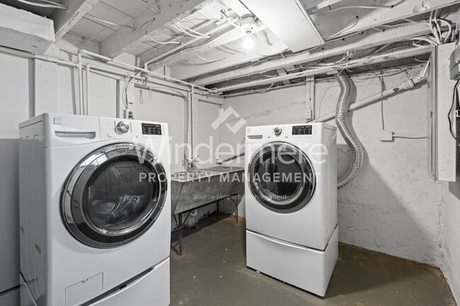 Building Photo - **Half off Full 1st Month's Rent** Beautiful 4-Bedroom Home In The Garland District