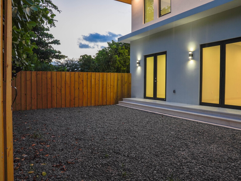 Building Photo - 8400 SW 65th Ave