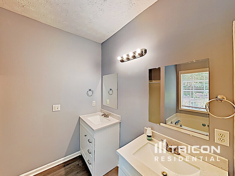 Building Photo - 420 Heathcliff Ct