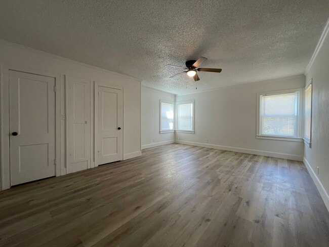 Building Photo - Renovated Charm Meets Modern Comfort – 3-B...