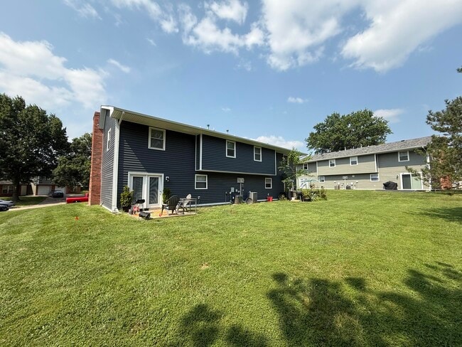 Building Photo - 1916 Mirtle Grove Ct