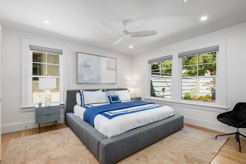 Building Photo - 413 8th St NE