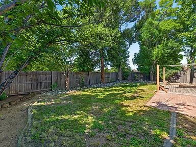 Building Photo - 3 bedroom 2 bath in Dry Creek School District.