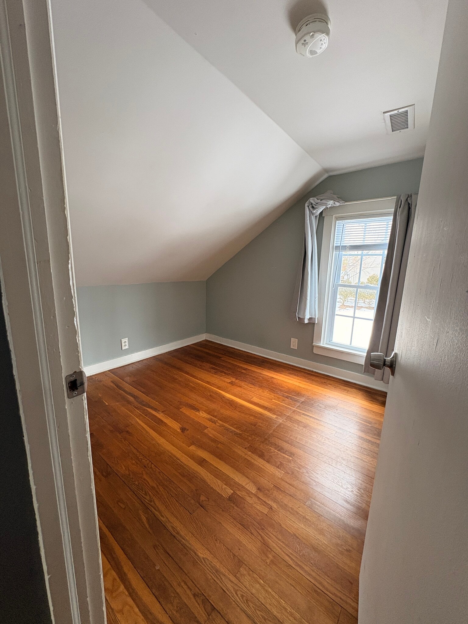 Building Photo - 104 Cottage Rd