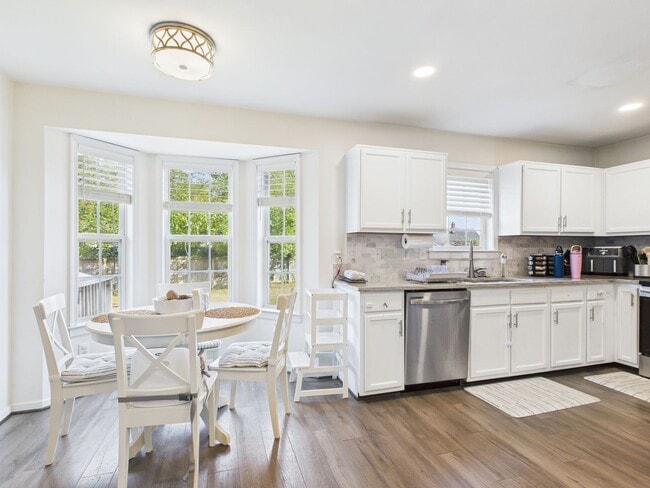 Building Photo - 7016 Tulane Ave