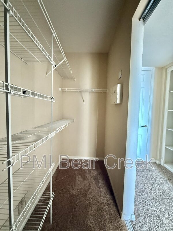 Building Photo - 7575 Kirby Dr