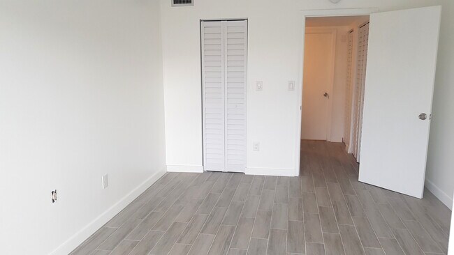 Building Photo - 7727 SW 86th St