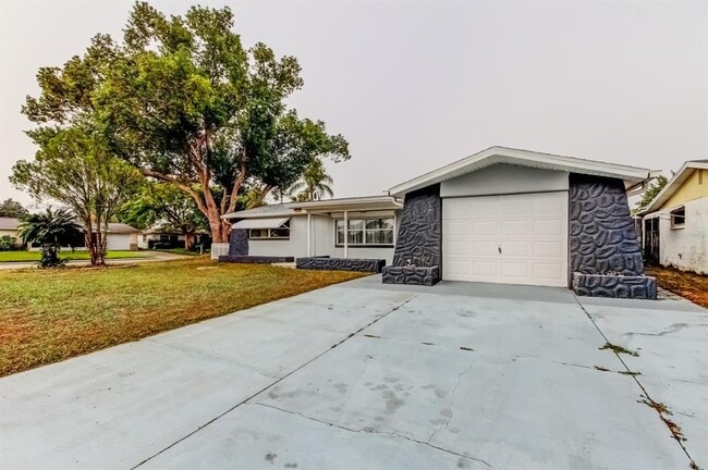 Building Photo - 3735 Mynabird Dr