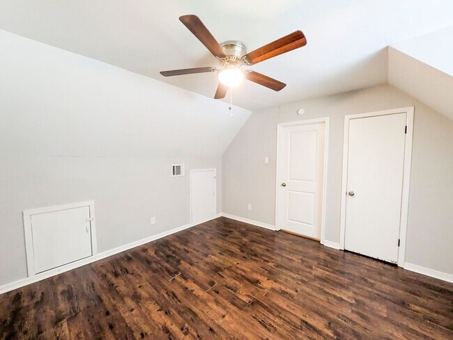 Building Photo - 460 Belvedere Dr