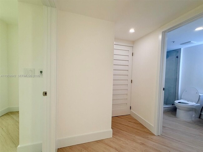 Building Photo - 3020 NE 32nd Ave