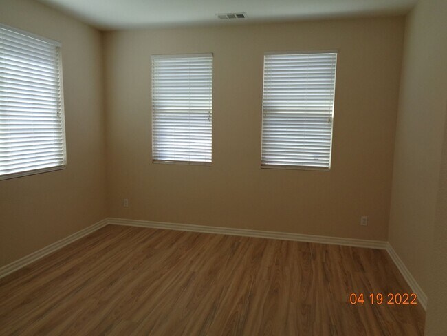 Building Photo - 3131 Perdot Ln