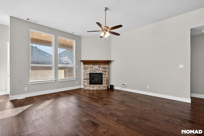 Building Photo - Spacious 4Bd/3Bath House in Little Elm