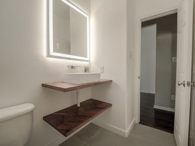 Building Photo - 24531 Via Salerno Ct