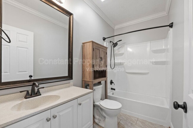 Building Photo - 138 Main St