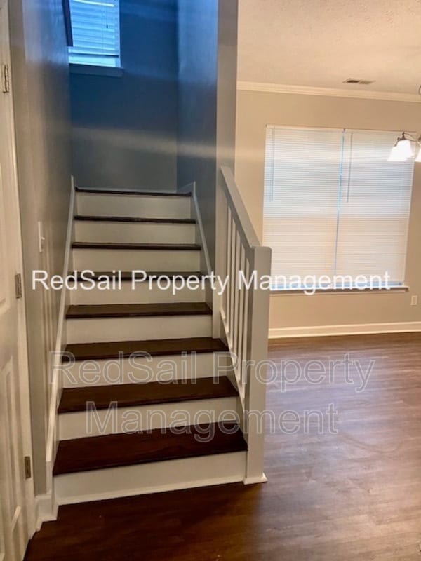 Building Photo - 100 Brightwood Terrace