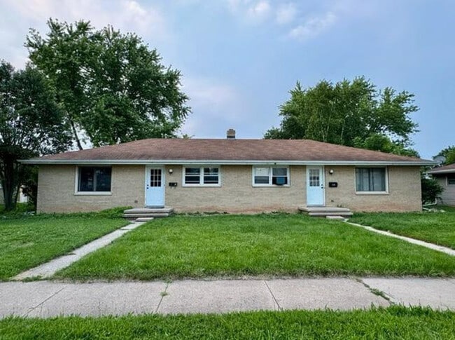 Primary Photo - 1726 E Amelia St