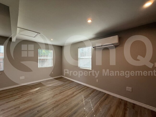 Building Photo - 2519 N Garrett Ave