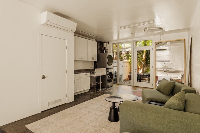 Building Photo - 3450 Cahuenga Blvd W