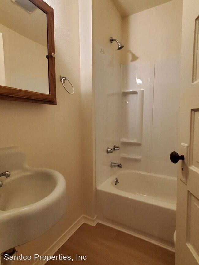 Building Photo - 3 br, 1 bath House - 6437 S Puget Sound Ave