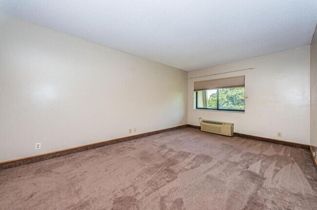 Building Photo - 36750 US Hwy 19 N