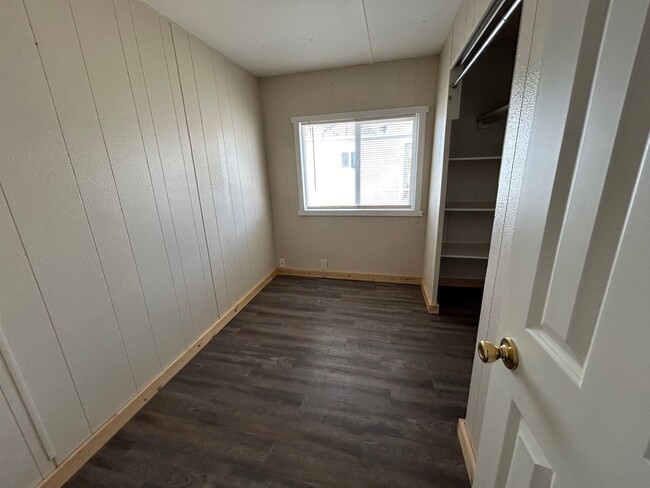 Building Photo - 3 Bed 1.5 Bath Fully Remodeled Mobile Home...