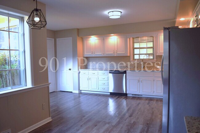 Building Photo - 2601 Camrose Cove