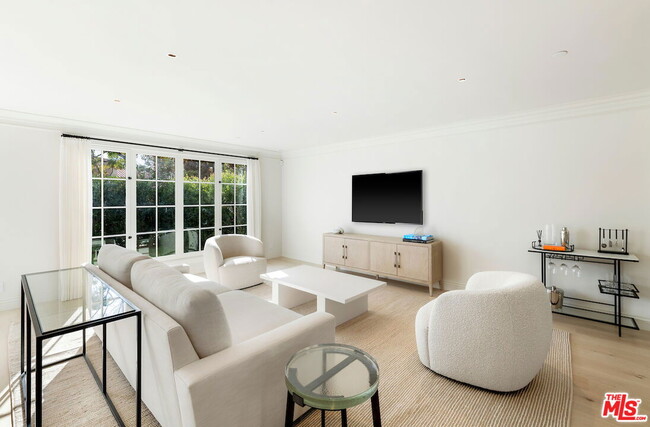 Building Photo - 9563 Charleville Blvd